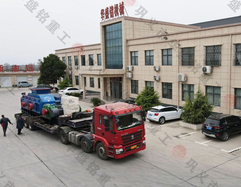 時(shí)產(chǎn)200噸對(duì)輥液壓制砂機(jī)，處理鵝卵石、石灰石的出砂效果怎么樣呢？